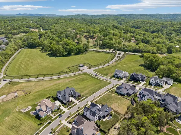 9004 Passiflora Ct, College Grove, TN 37046