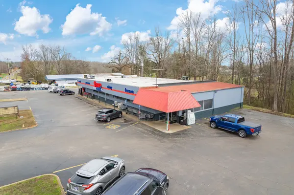 1182 E Main St, Parsons, TN 38363