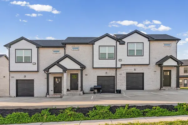 1170 Meadowhill Ln, Clarksville, TN 37043