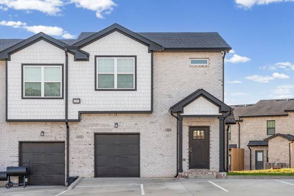 1170 Meadowhill Ln, Clarksville, TN 37043