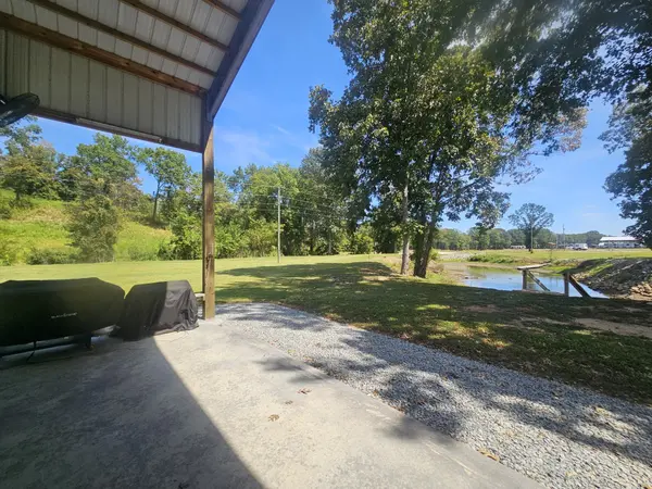 942 Lexi Ln, Clifton, TN 38425