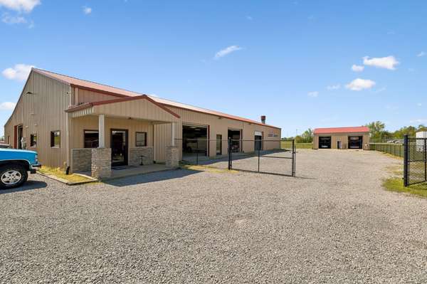 63 Oakdale Rd, Westmoreland, TN 37186