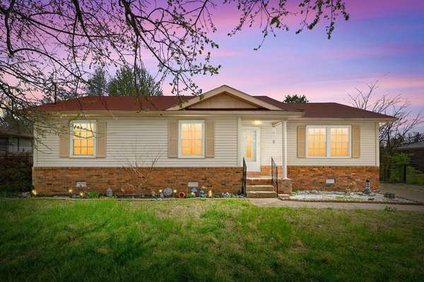 314 Kauai King Dr, Hopkinsville, KY 42240