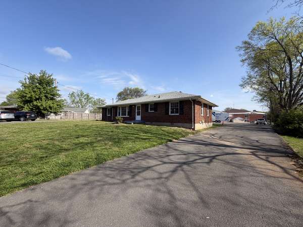 274 Locustwood Dr, Nashville, TN 37211