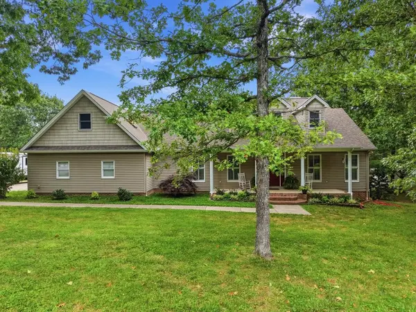 9019 Cherokee Trl, Crossville, TN 38572