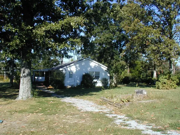 1030 Abiff Rd, Bon Aqua, TN 37025