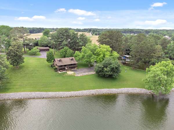 100 Acree Ln, Estill Springs, TN 37330