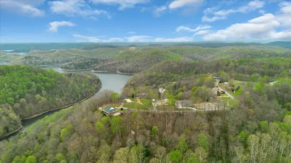 8581 Silver View Ln, Silver Point, TN 38582
