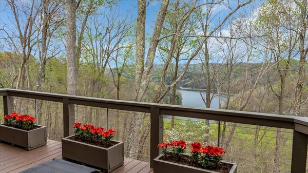 8581 Silver View Ln, Silver Point, TN 38582