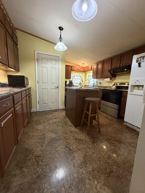 5343 King Robert Ln, Westmoreland, TN 37186