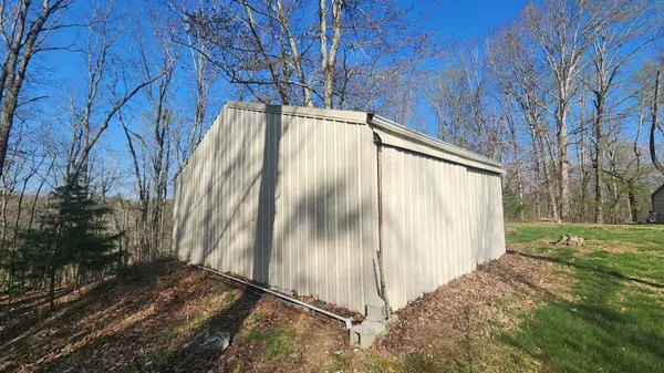 214 Dont Care Ln, Celina, TN 38551