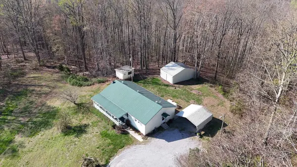 214 Dont Care Ln, Celina, TN 38551