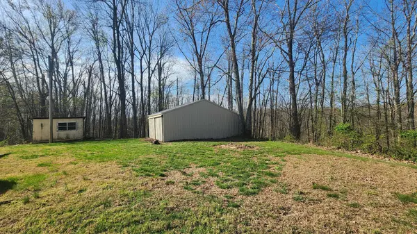214 Dont Care Ln, Celina, TN 38551