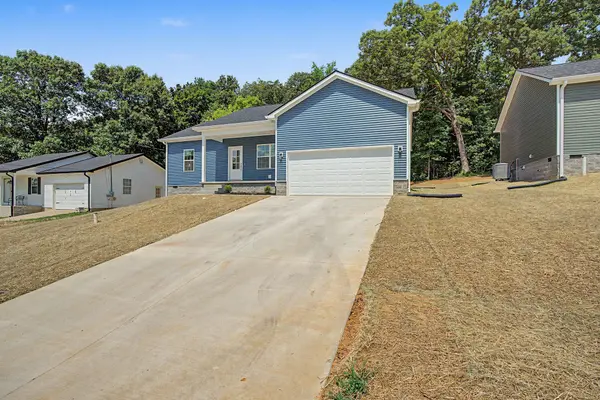 318 PINE HILL DR, Hopkinsville, KY 42240