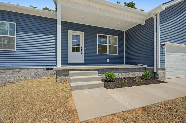 318 PINE HILL DR, Hopkinsville, KY 42240
