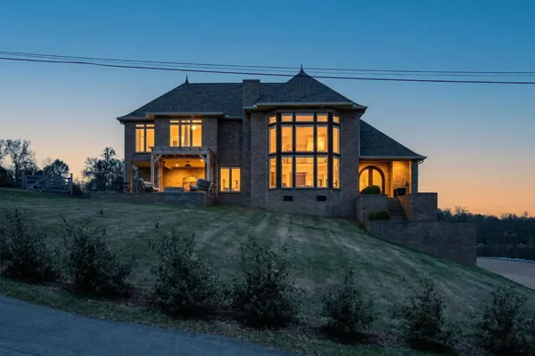 501 River Trace Dr, Dover, TN 37058