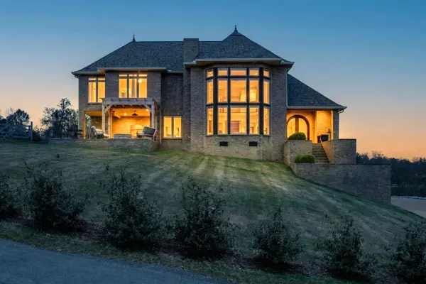 501 River Trace Dr, Dover, TN 37058