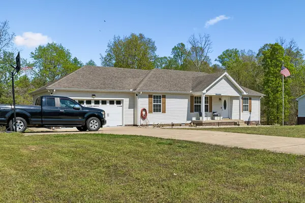 3084 Bowker Rd, Charlotte, TN 37036