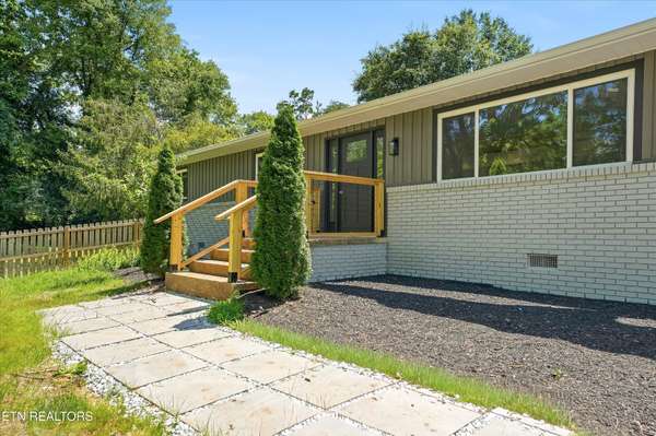 1717 Polkwright Lane, Knoxville, TN 37919