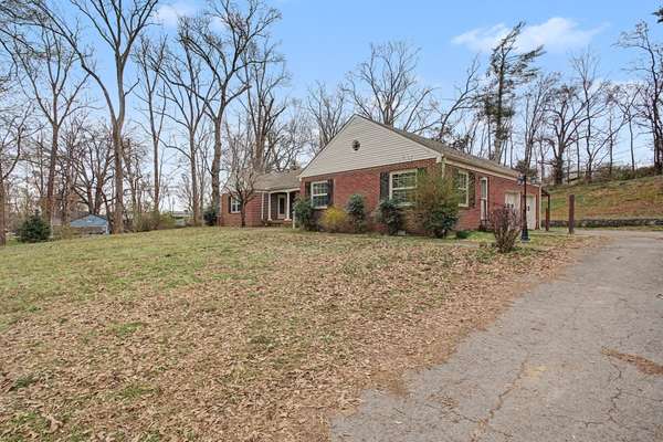 107 Cherry St, Centerville, TN 37033