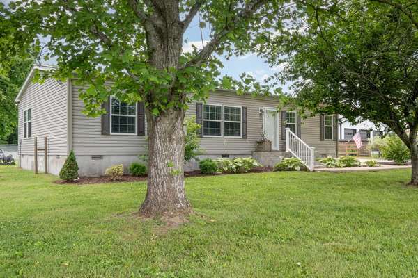 1150 Kingwood Ln, Rockvale, TN 37153