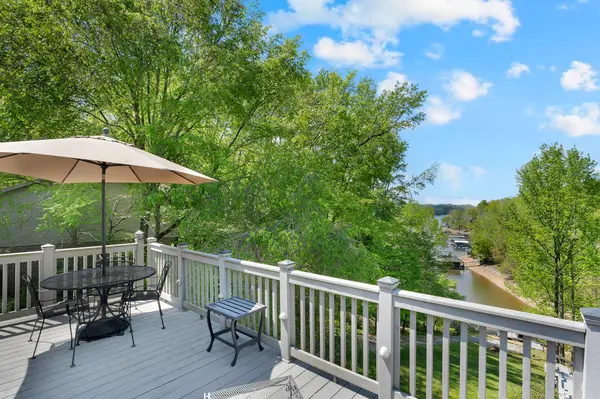 1576 Damron Rd, Estill Springs, TN 37330