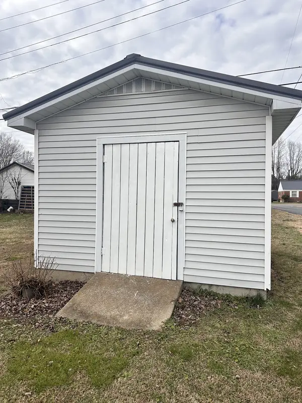 813 N Military Ave, Lawrenceburg, TN 38464