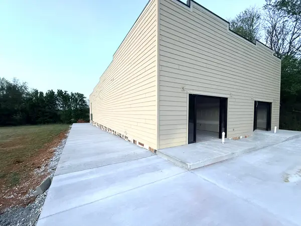 913 S College St, Winchester, TN 37398