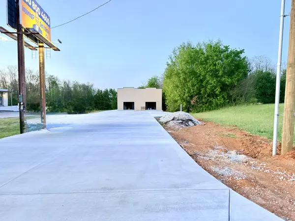 913 S College St, Winchester, TN 37398