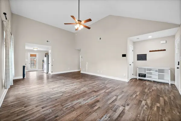 1065 Whitney Dr, Clarksville, TN 37042
