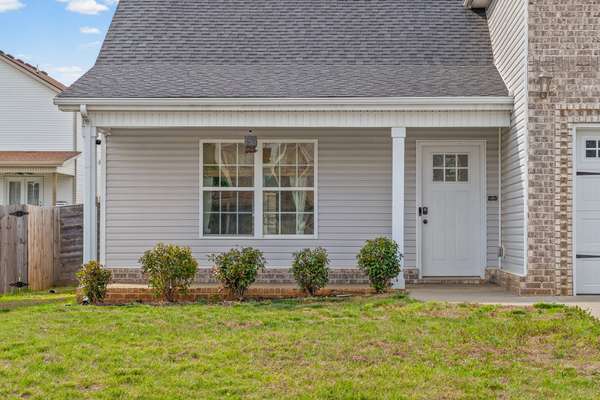 1065 Whitney Dr, Clarksville, TN 37042