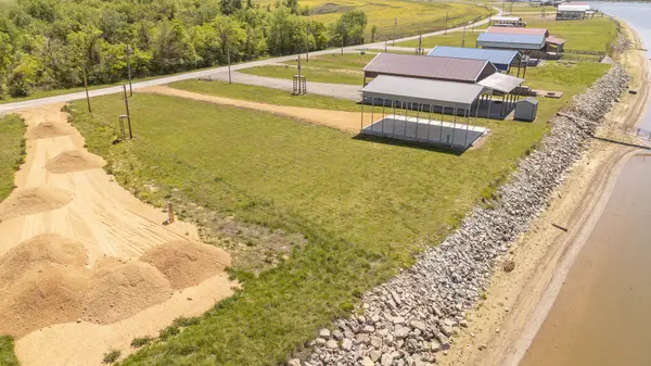 2027 Hardin Bottom River Rd, Clifton, TN 38425