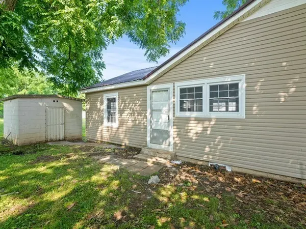 313 Tennessee Ave #S, Cowan, TN 37318
