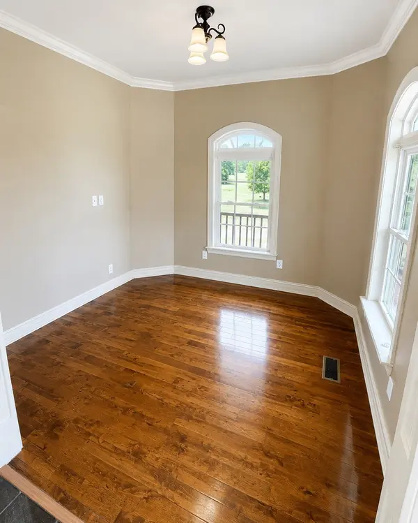 23 Skidmore Ln, Winchester, TN 37398