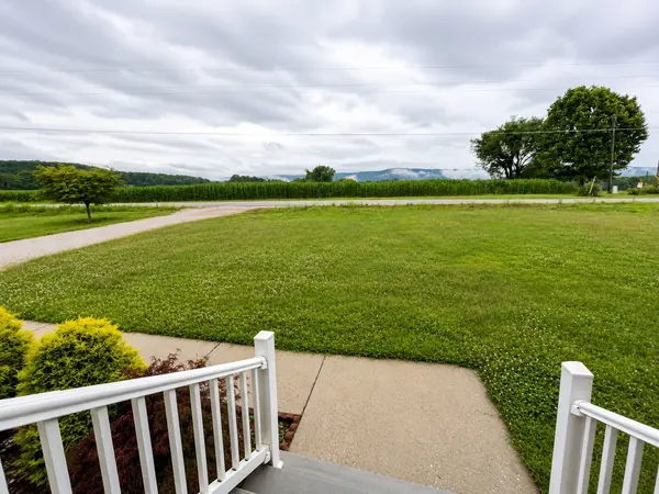 23 Skidmore Ln, Winchester, TN 37398