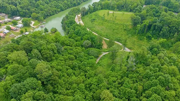 2T Barnes Lane, Lynchburg, TN 37352