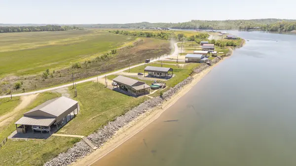 2271 Hardin Bottom River Rd, Clifton, TN 38425