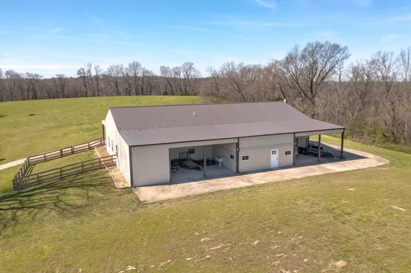 1690 Ramblewood Dr, Lewisburg, TN 37091