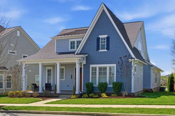 2892 Americus Dr, Thompsons Station, TN 37179
