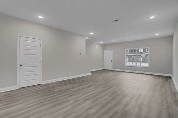 156 Excell Rd #17, Clarksville, TN 37043