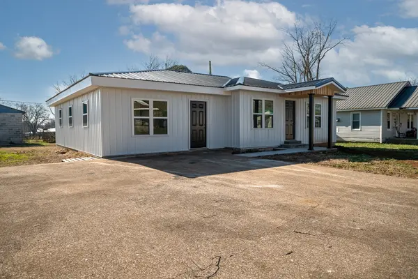 301 Simpson St, Lawrenceburg, TN 38464