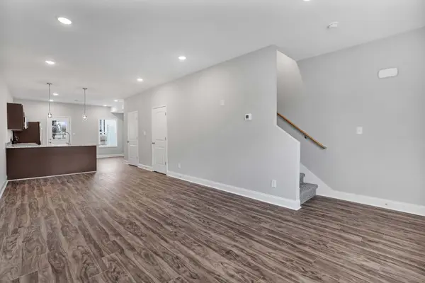 541 New South Dr #407, Clarksville, TN 37043