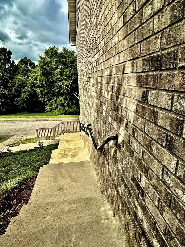 1605 S Cannon Blvd #E #201, Shelbyville, TN 37160