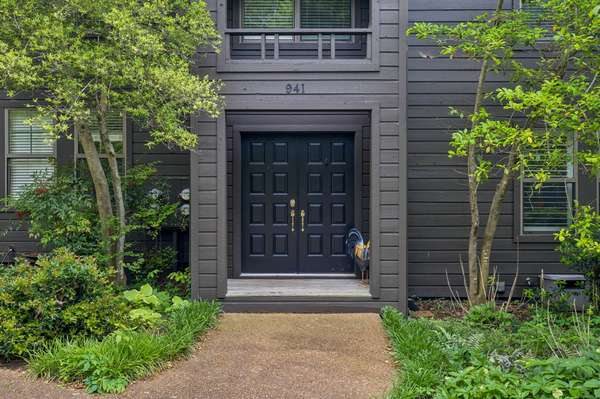 941 Harpeth Trace Dr, Nashville, TN 37221