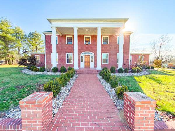 621 Hwy 64 #E, Pulaski, TN 38478