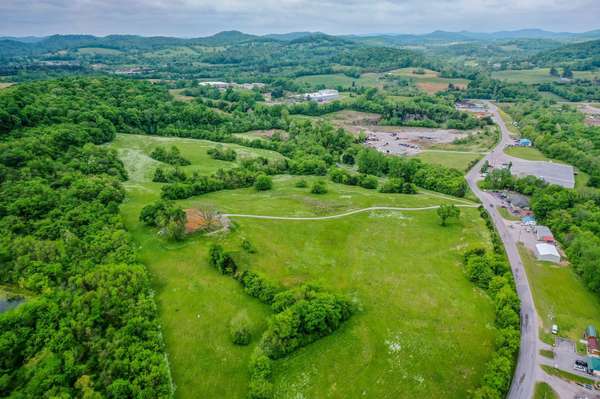 226 Jmz Dr, Gordonsville, TN 38563