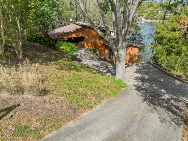 101 Woodland Pt, Estill Springs, TN 37330