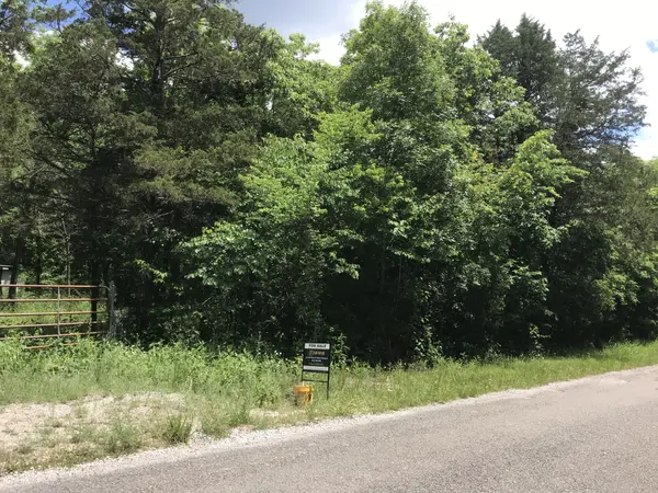1989 Luther Sharp Rd, Columbia, TN 38401