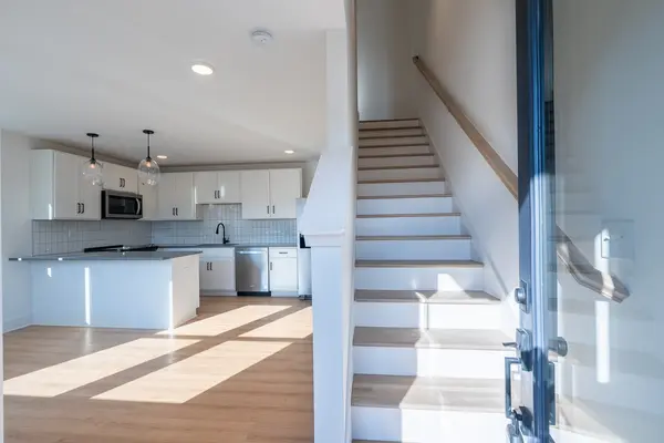 102 Duke St #8, Nashville, TN 37207