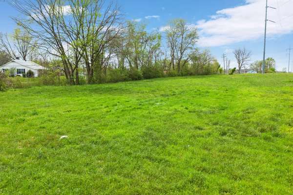 286 S Main St, Lexington, TN 38351